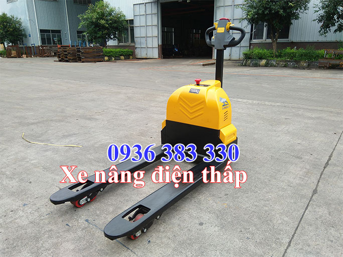 Xe nâng điện thấp